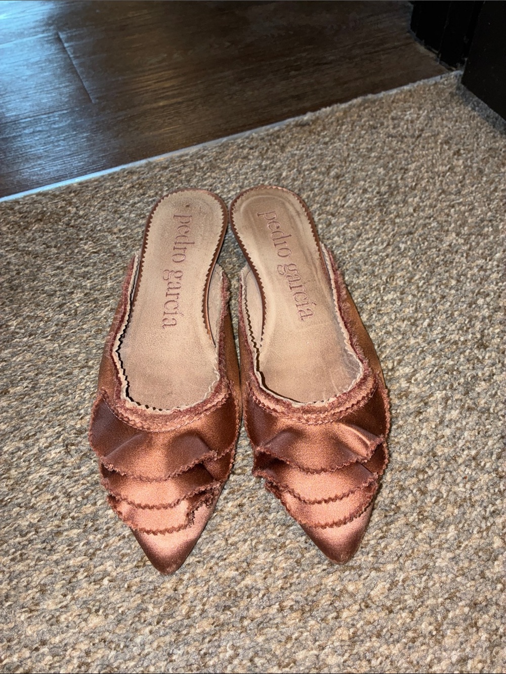 Pedro Garcia Sui Generis Pink Satin Silk Ruffled Slip On Flats Sz 9